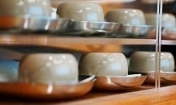 目黒駅前の高級理容室なら新感覚理容室LINK(リンク)